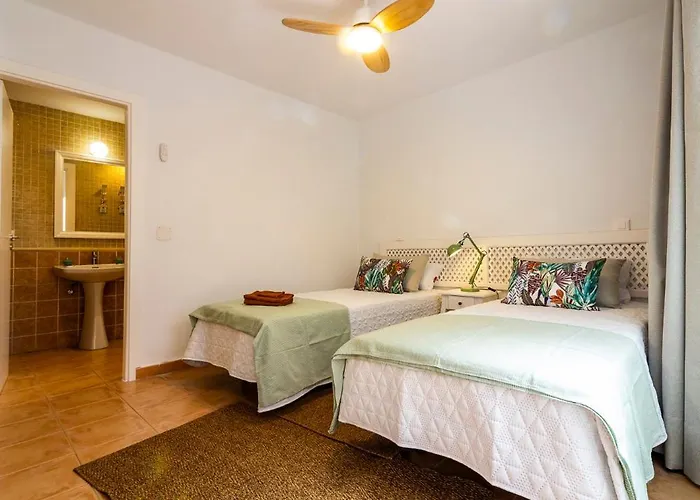Luxury Colony Club Sea Views Apartment *